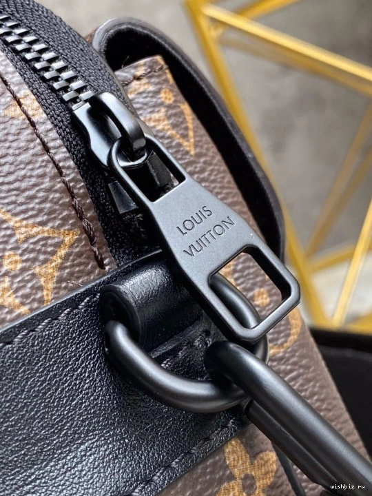 WIS LOUIS VUITTON S LOCK MESSENGER 0721